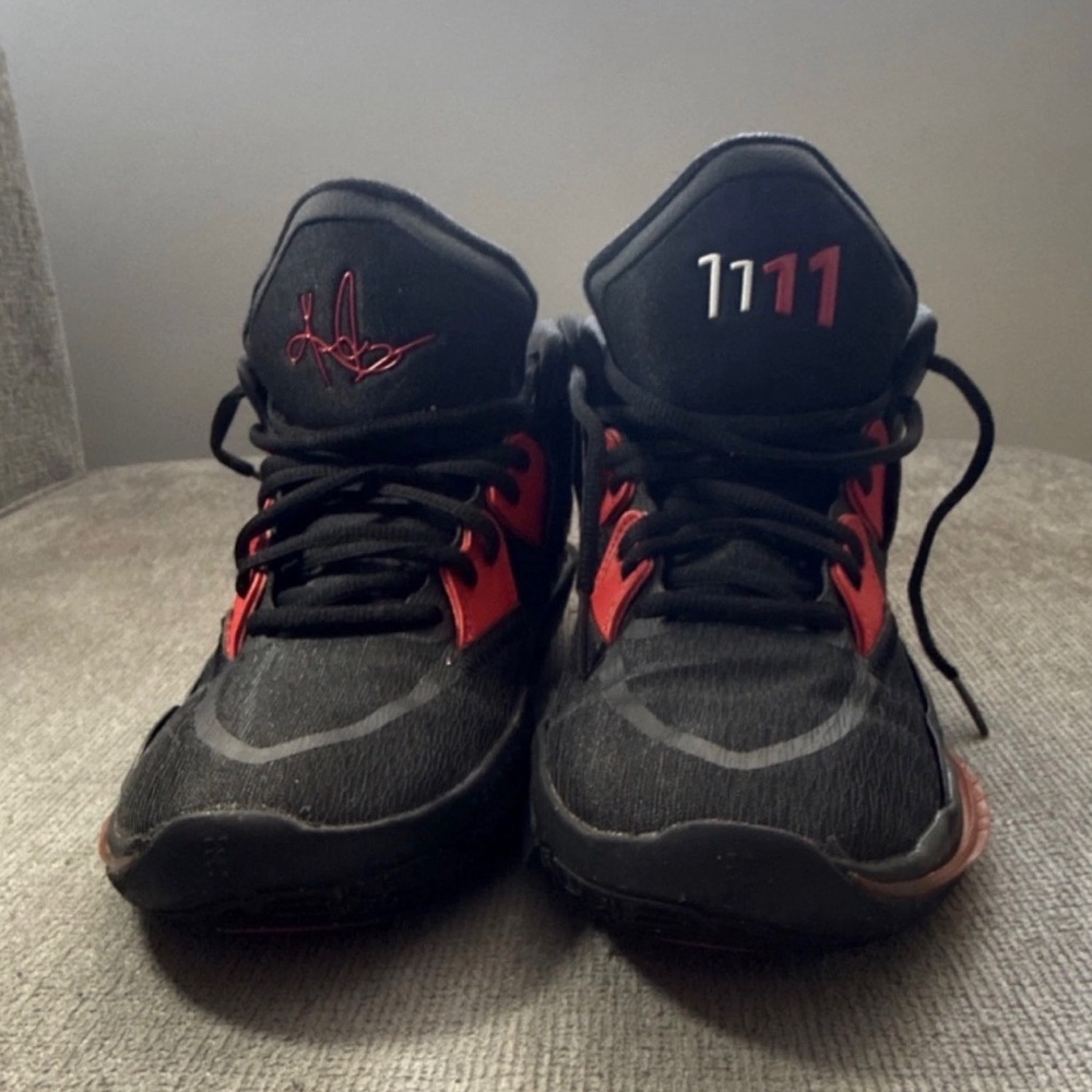 SALE -10% 
Nike Kids Black and Red Basketball Sneakers